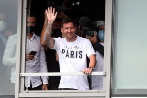 Messi say goodbye to Barcelona